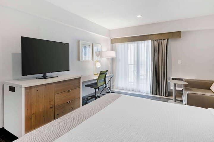 Room 12 of 35