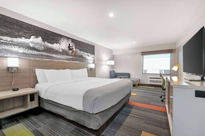 Room 4 of 35