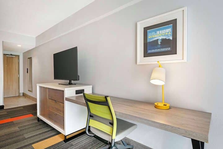 Room 14 of 35