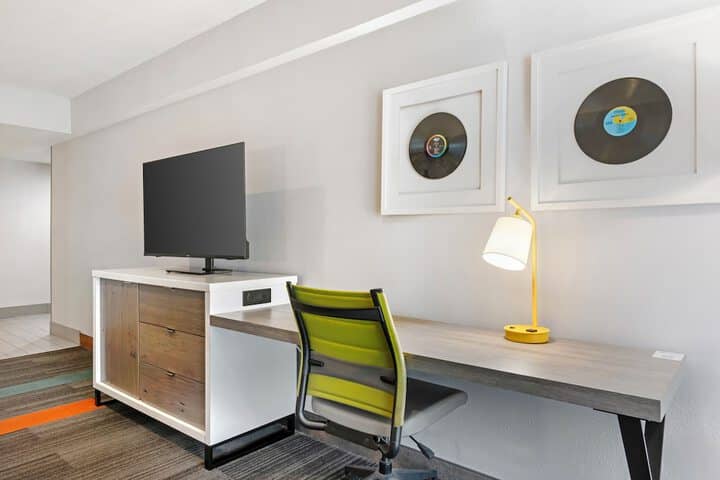 Room 20 of 35