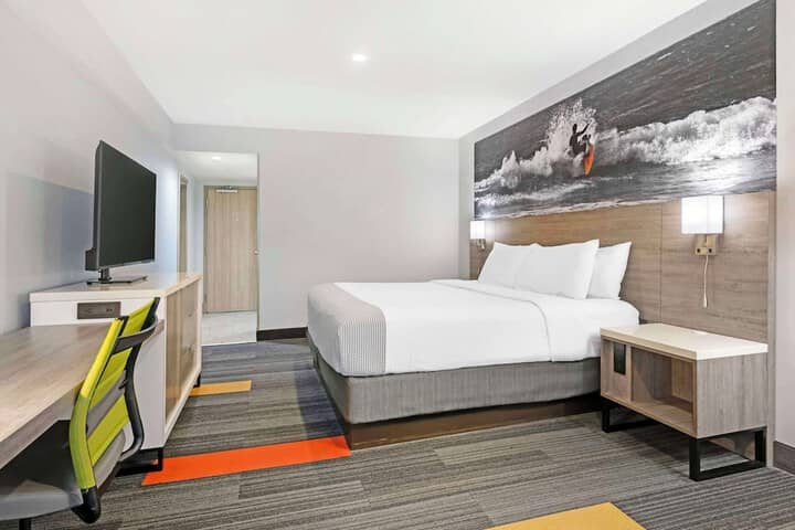Room 7 of 35