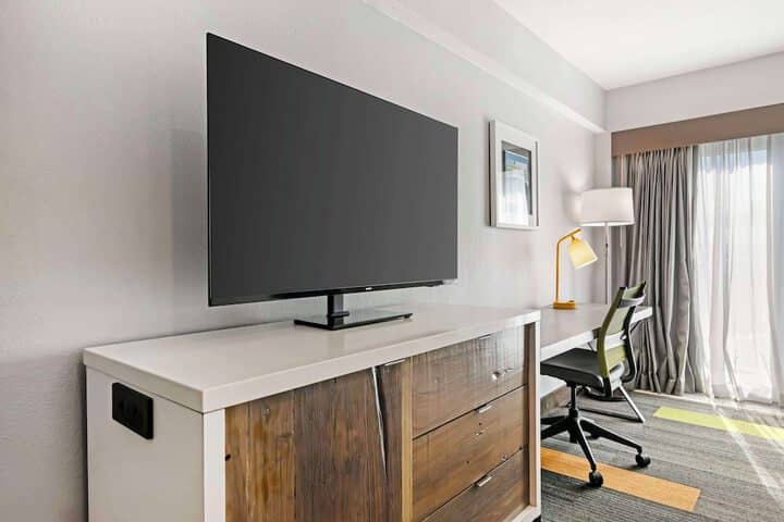 Room 16 of 35